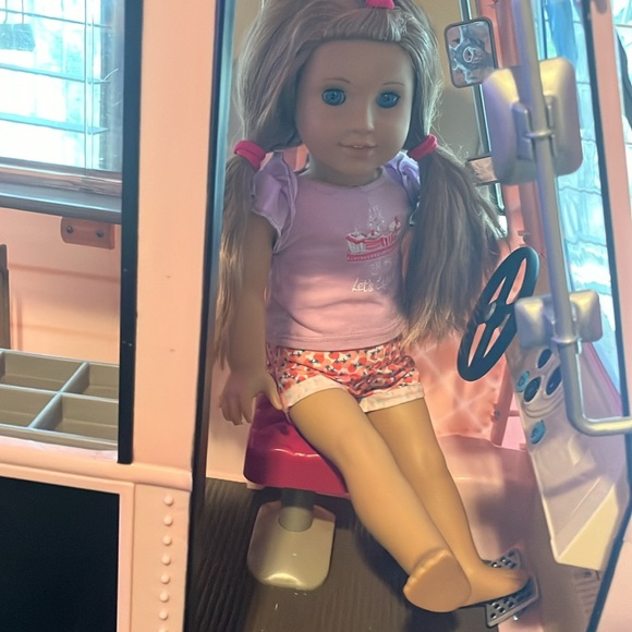 Ice cream truck OG with American Girl doll - Picture 4 of 8